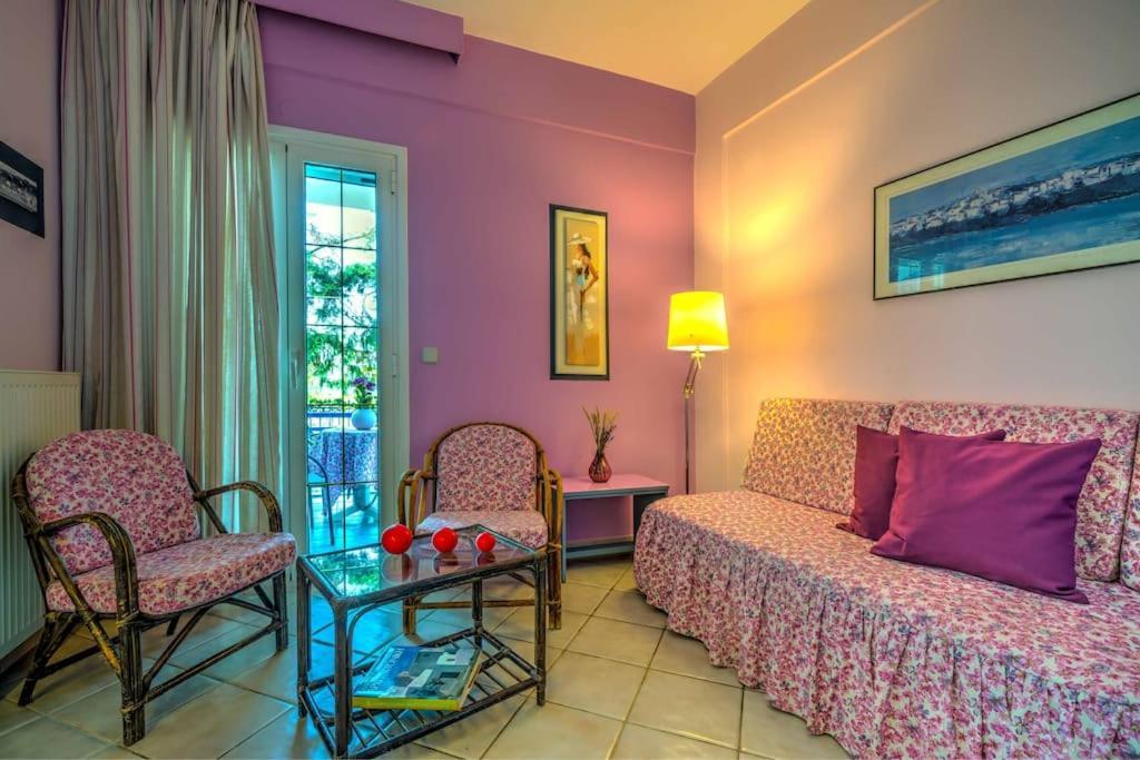 5mins- Beach - Shops -bbq -wood Oven -patio-6 Apartment *